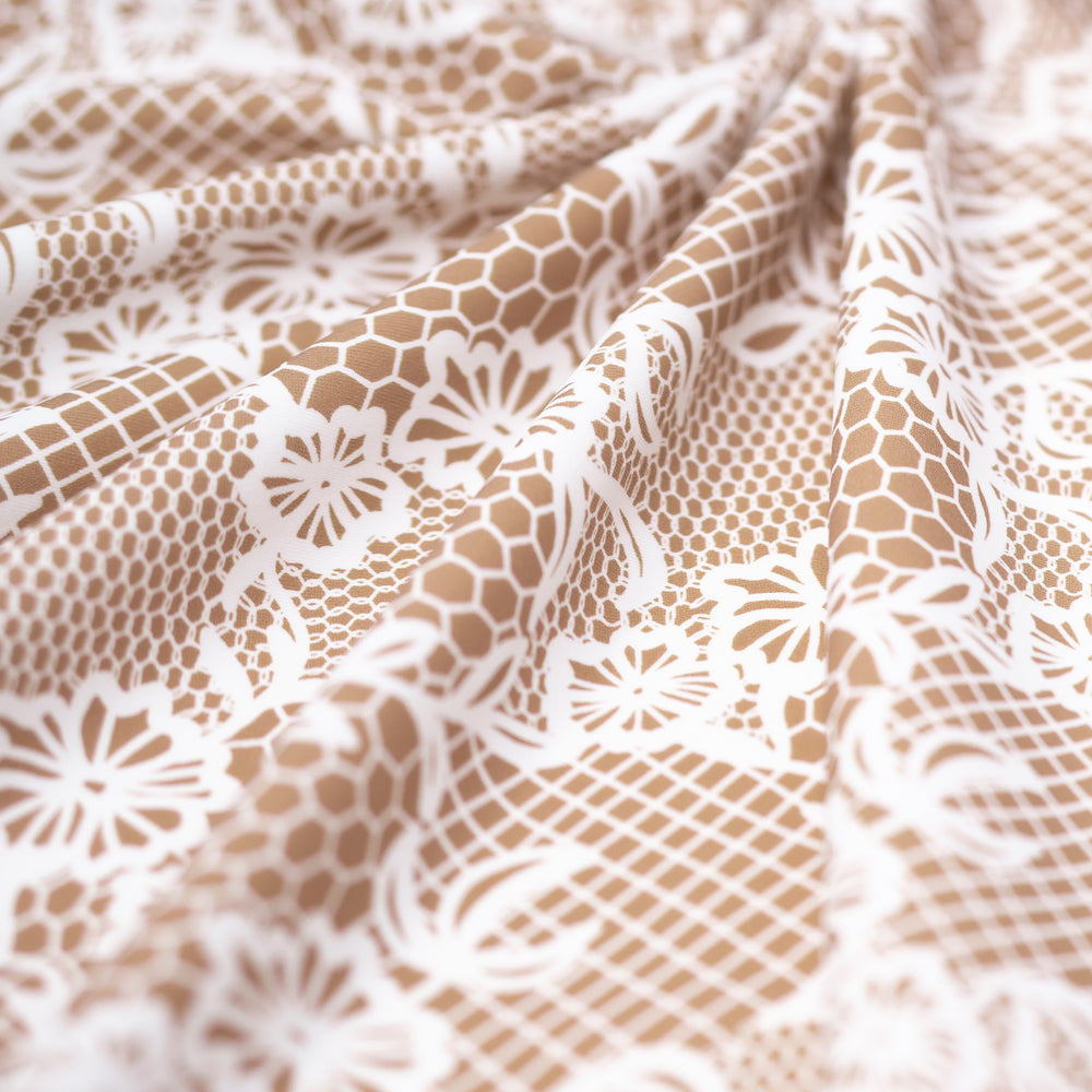 Illusion Lace Poser